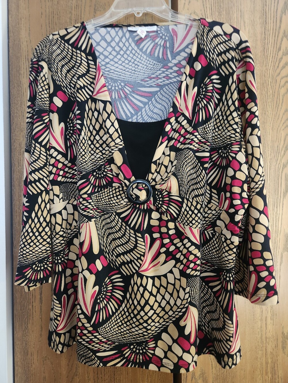 🚨JM Collection Abstract V-Neck Tunic with Ring Detail - Picture 2 of 5
